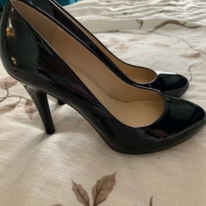 NWOT Jessica Simpson black heels size 9 (39).